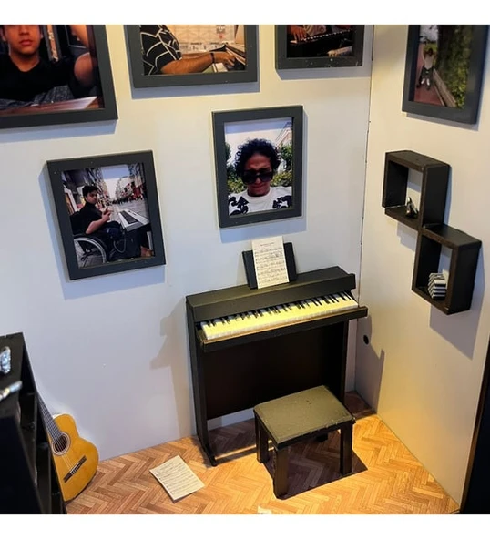 Kişisel Fotoğraflı Minyatür Piyanolu Çerçeve - Resim 2