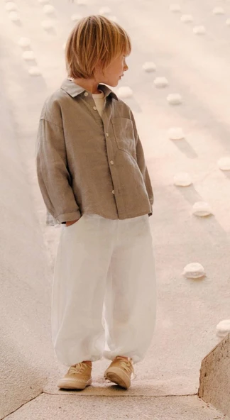 Çocuk Takım – Kahverengi Gömlek & Beyaz Pantolon ürün görseli