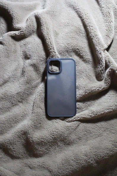 İphone 12 Uyumlu Yanları Renkli Sert Silikonlu Kılıf