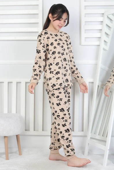 Bej Renkli Siyah Çiçekli Ve Minik Kalpli Kız Çocuk Pijama Takımı - Resim 2