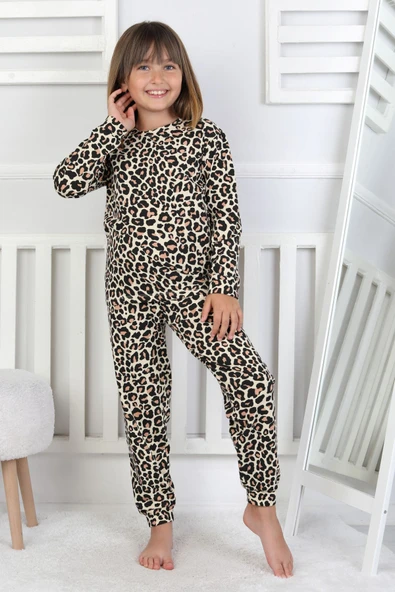 Minik Uyku Avcısı - Vahşi Rahatlık Serisi Leopar Desenli Kız Çocuk Pijama Takımı - Resim 3