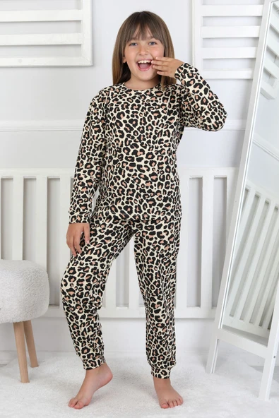 Minik Uyku Avcısı - Vahşi Rahatlık Serisi Leopar Desenli Kız Çocuk Pijama Takımı - Resim 9