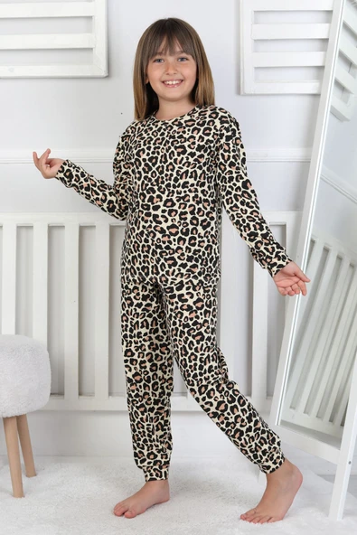 Minik Uyku Avcısı - Vahşi Rahatlık Serisi Leopar Desenli Kız Çocuk Pijama Takımı - Resim 7