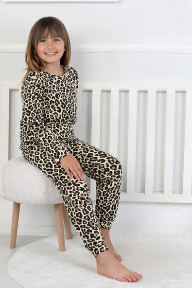 Minik Uyku Avcısı - Vahşi Rahatlık Serisi Leopar Desenli Kız Çocuk Pijama Takımı - Resim 4