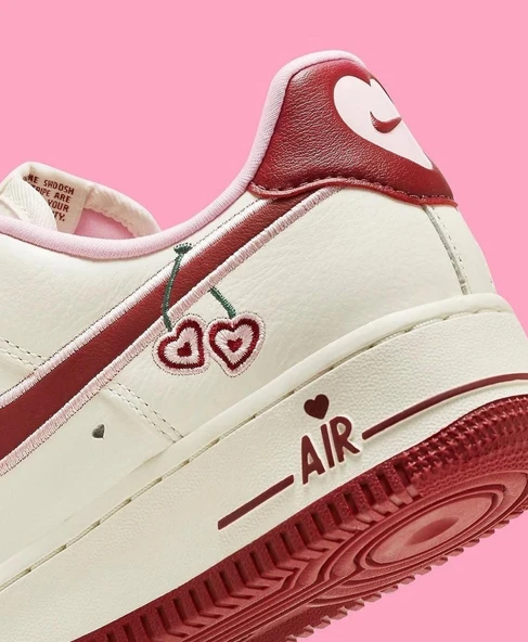 Nike Air Force 1 Valentines Day - Resim 3