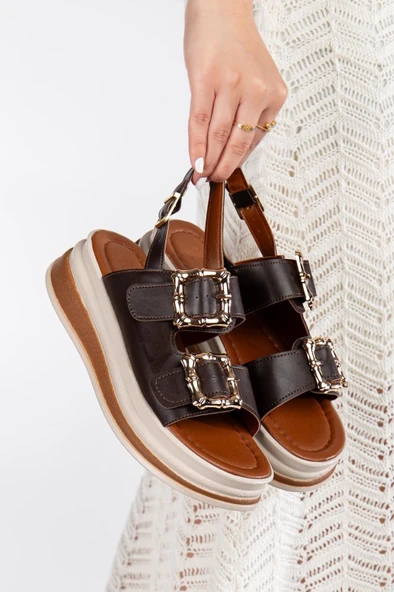 Çift Bantlı Tokalı Kadın Sandalet - Resim 4