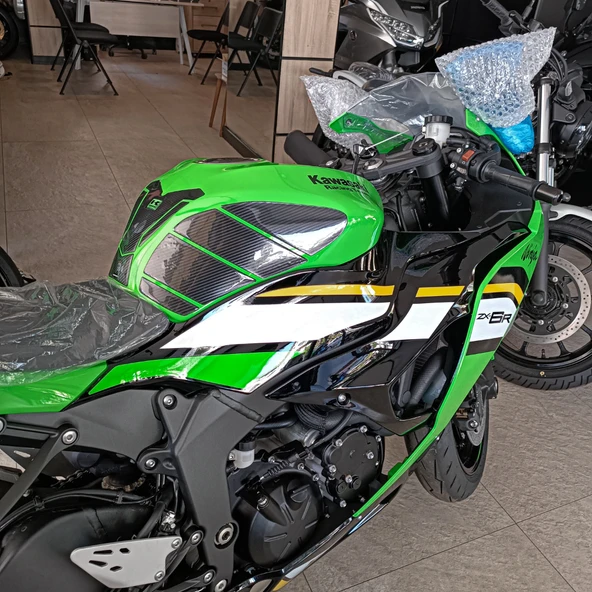 Kawasaki ZX-6R 2025 ile Uyumlu Kaydırmaz 6D Karbon 16 Parça Tank Pad Seti GC67 (Yeşil Motor) - 8