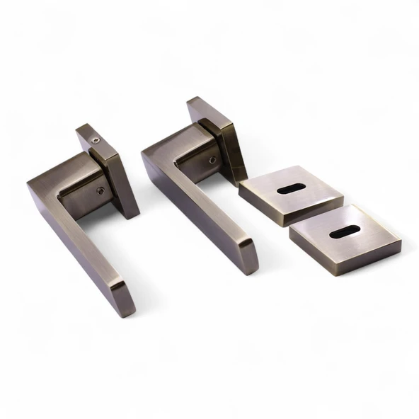 İnox Titanyum Oda Tipi Kapı Kolu Rozetli Sağ Sol Uygun Modern İç Kapı Kilitli 1 Takım - Resim 3