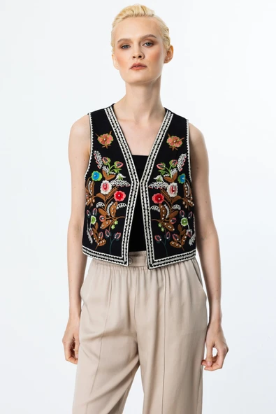 On İşlemeli Boncuklu Pamuk Yelek