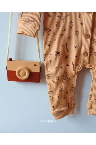 TinyAlp Elma Çiçeği Desenli Yumuşacık Kumaş Dantel Detaylı Kız Bebek Tulum - 2