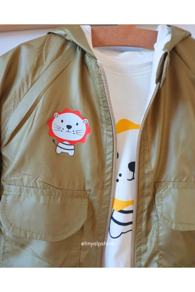 TinyAlp Aslan Desenli Kapşonlu Yağmurluk Ve Alt Üst Erkek Bebek 3'lü Takımı - 9