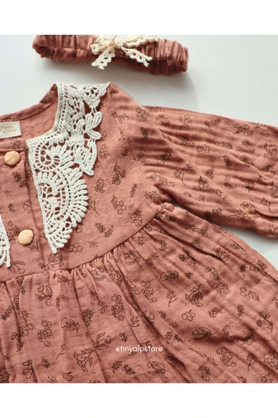 Necix's Yakası Nakışlı Müslin Kumaş Tasarım Çiçek Desenli Toka Hediyeli Kız Bebek Elbise - 4