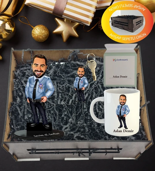 Kişiye Özel Karikatür , Anahtarlıklı Ve Kupa  Hediye Sepeti ürün görseli 1