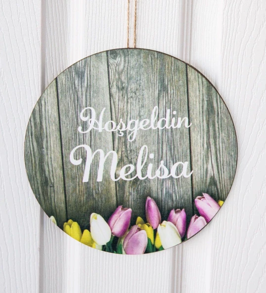 Meşgalem Pembe, Beyaz ve Sarı Çiçekler Temalı Kişiye Özel Kapı Süsü ürün görseli