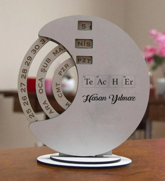 Kişiye Özel Öğretmen Temalı Yuvarlak Döner Takvim ürün görseli 1