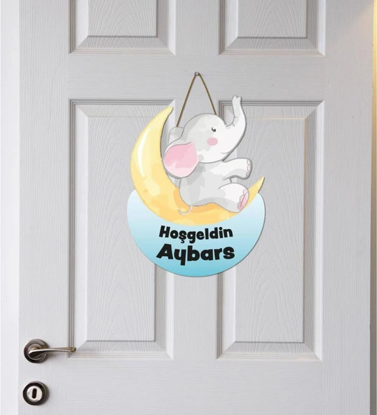 Meşgalem Aya Oturmuş Fil Yavrusu Temalı Kişiye Özel Kapı Süsü ürün görseli