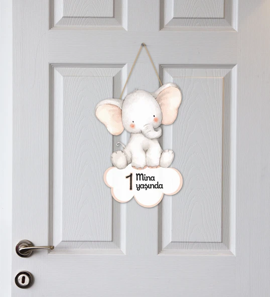 Meşgalem Bulut Üstünde Fil Yavrusu Temalı Kişiye Özel Kapı Süsü ürün görseli