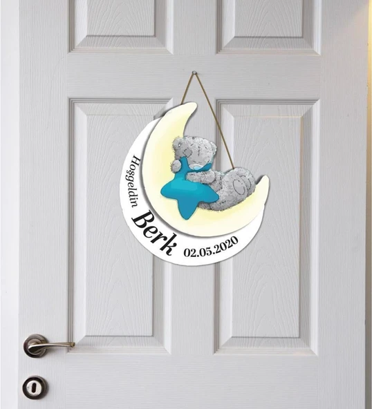 Meşgalem Yıldıza Sarılmış Ayda Uyuyan Ayıcık Temalı Kişiye Özel Kapı Süsü ürün görseli