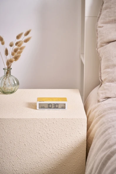 Lexon x Pantone Flip Klasik Şarj Edilebilir Alarm Saat Sarı - 4