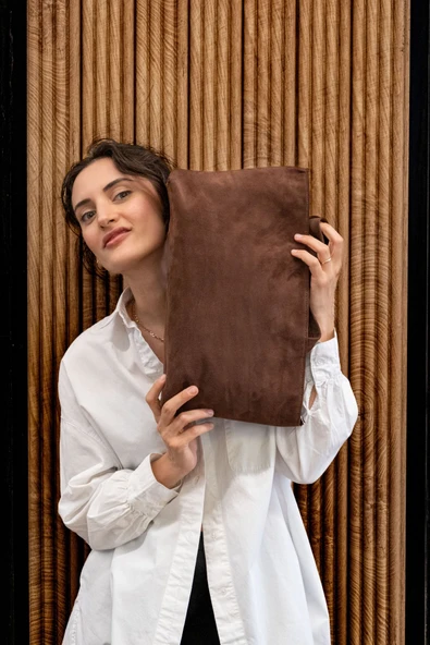 saraci leather craft Saraci Hakiki Süet Deri Kadın Omuz Çantası – Büyük Boy – Yumuşak Dokulu – Şık Günlük El Çantası - 4