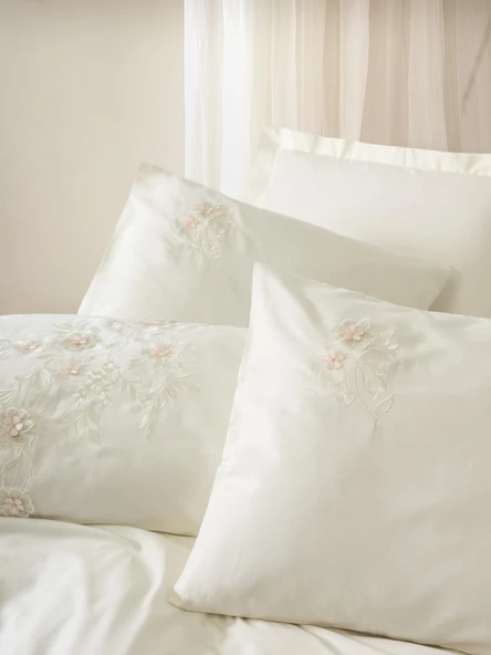 Cotton Box 3D Nakışlı Saten Çift Kişilik Nevresim Takımı Aira Ekru - Resim 3