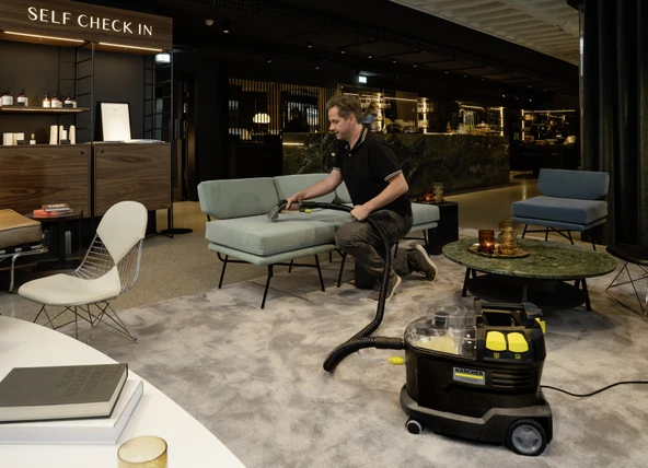Karcher Puzzi 8/1 C Halı Yıkama Makinesi - 4