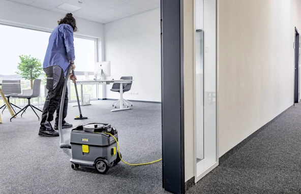 Karcher T 10/1 700 W Toz Torbasız Elektrikli Süpürge - Resim 6