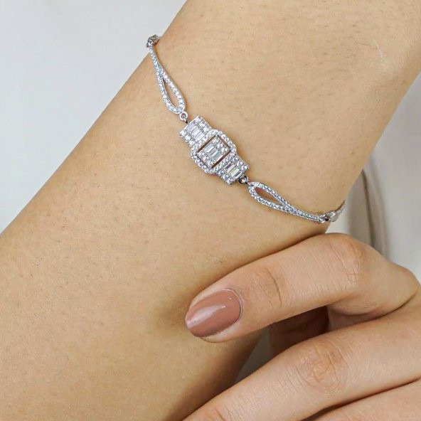 Baget Taşlı Kadın Gümüş Bileklik ürün görseli