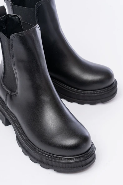 745-2137 Siyah Kalın Taban Lastikli Günlük Kadın Bot - Resim 3