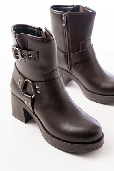 5109-3042 Kahverengi Toka Aksesuarlı Fermuarlı Kalın Topuklu Günlük Kadın Bot - Resim 3