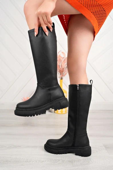 812-340 Siyah Fermuarlı Günlük Kadın Çizme ürün görseli