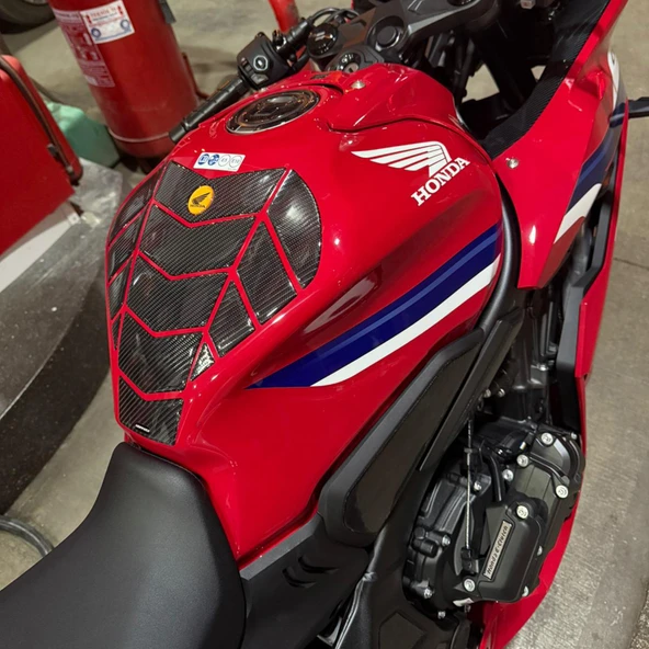 Honda CBR650R 2025 Kırmızı Motor ile Uyumlu Kaydırmaz 6D Karbon ve Şeffaf 41 Parça Tank Pad Seti GC41 - 2