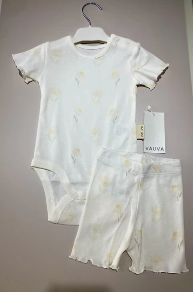 Bebek Zıbın & Şort Takımı – Çiçek Desenli