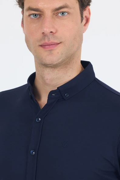 Koyu Lacivert İtalyan Düğmeli Yaka UzunKol Cepsiz Slim Fit Gömlek 1004250254 - Resim 4