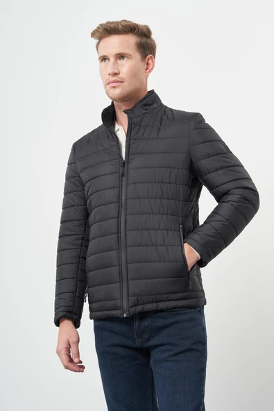 Siyah Kapitone Hakim Yaka Düz Yırtmaçsız Tam Astar Slim Fit Classic Mont 1007245155 ürün görseli