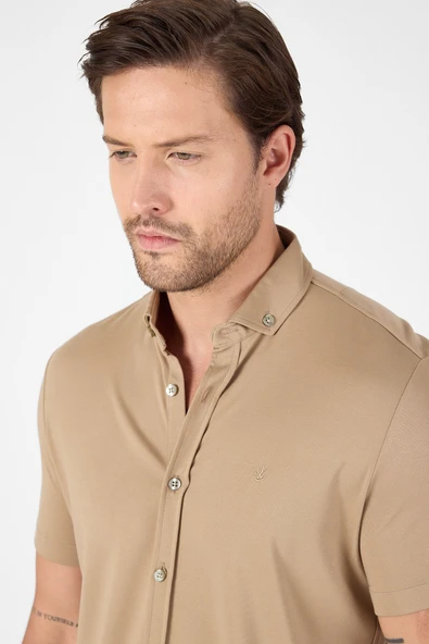 Koyu Bej Kısa Kol Düğmeli Yaka Cepsiz Performans Ürün Slim Fit  Gömlek 1004250256 - Resim 4