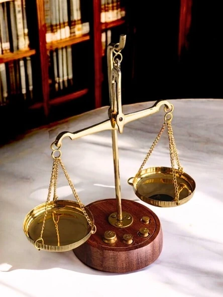 Manyetik Kum Saati, Adalet Terazisi ve Ahşap Standlı Işıklı Karahindiba Küre 3’lü Masaüstü Ofis Seti - Resim 2