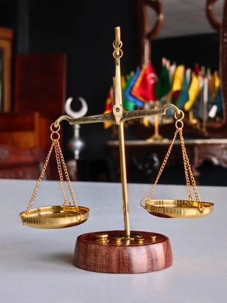 Manyetik Kum Saati, Adalet Terazisi ve Ahşap Standlı Işıklı Karahindiba Küre 3’lü Masaüstü Ofis Seti - Resim 5