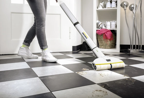 Karcher EWM 2 Şarjlı Zemin Temizleme Makinesi - Resim 4