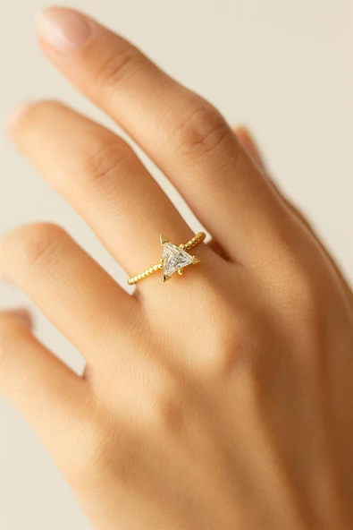 Altın Renk Üçgen Taşlı Motif Zirkon Yüzük Ayarlabilir ürün görseli 1