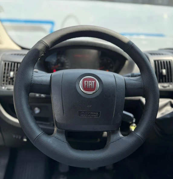 DİKİŞLİ DİREKSİYON KILIFI SİYAH DERİ NOKTALI DERİ SİYAH DİKİŞLİ FIAT (FOTODAKİ) DUCATO İÇİN ürün görseli