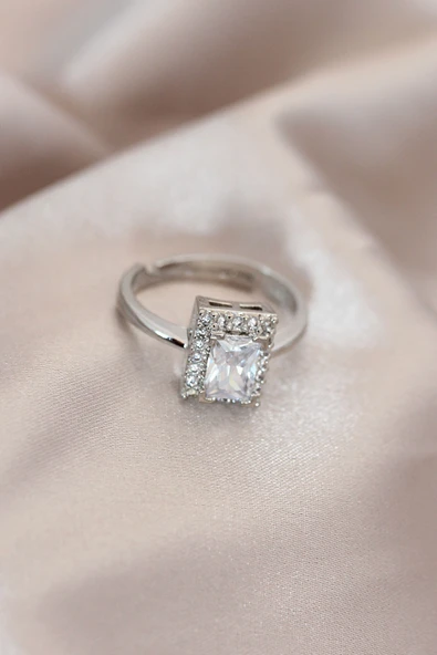 Ayarlamalı Silver Renk Metal Zirkon ve Kristal Taşlı Dikdörtgen Model Yüzük - TJ-BYK2067 ürün görseli