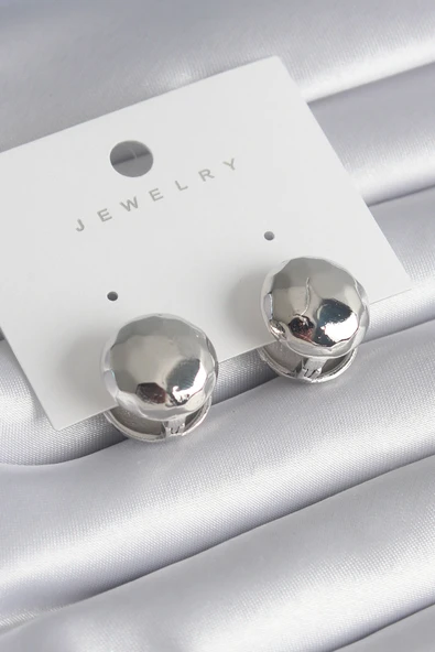 Pirinç Gümüş Renk İşleme Detay Top Model Kadın Küpe - TJ-BKP8479 ürün görseli