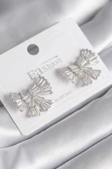 Pirinç Gümüş Renk Zirkon Taşlı Kurdele Model Kadın Küp - TJ-BKP8600 ürün görseli