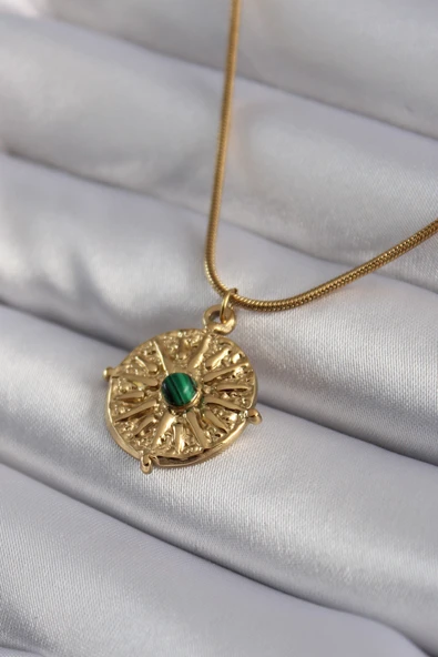 316L Çelik Gold Renk Yeşil Taşlı Kutup Yıldızı İşleme Madalyon Model Kadın Kolye - TJ-BKO8355 ürün görseli