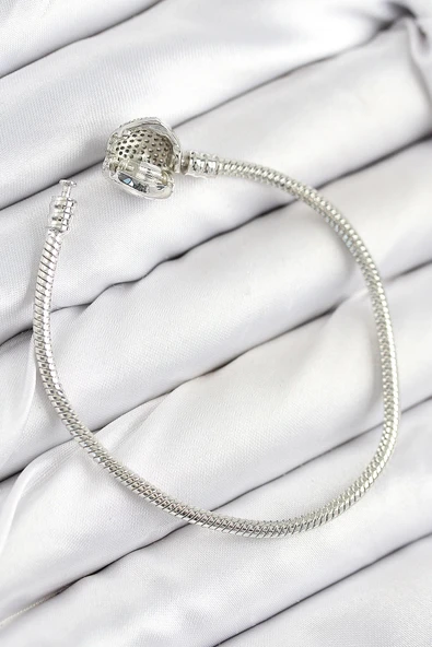 Pirinç Charm Zirkon Taşlı Kalp Model Gümüş Renk Kadın Bileklik - Resim 2