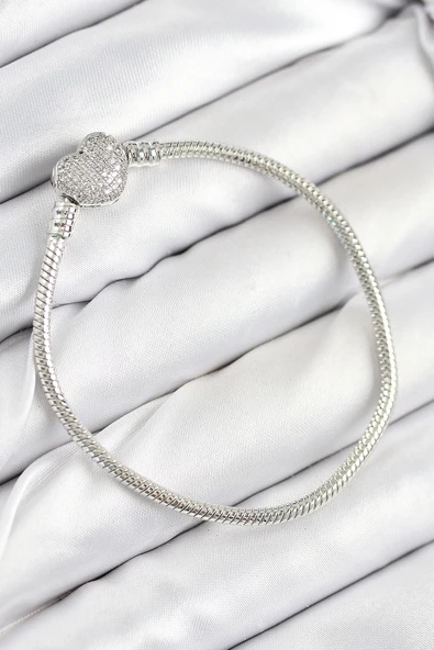 Pirinç Charm Zirkon Taşlı Kalp Model Gümüş Renk Kadın Bileklik ürün görseli