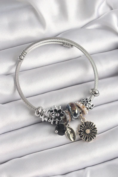 Gümüş Renk Siyah Renk Çiçek Figür İnci Detay Charm Bileklik - TJ-BB6589 ürün görseli