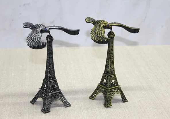Kartallı Metal Eyfel Kulesi Model 1 ürün görseli 1