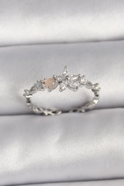 Pirinç Gümüş Renk Zirkon Taşlı Çiçek Model Ayarlanabilir Yüzük - TJ-BYK3564 ürün görseli